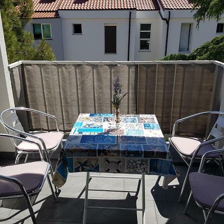 Apartment Doris Кострена Екстериор снимка